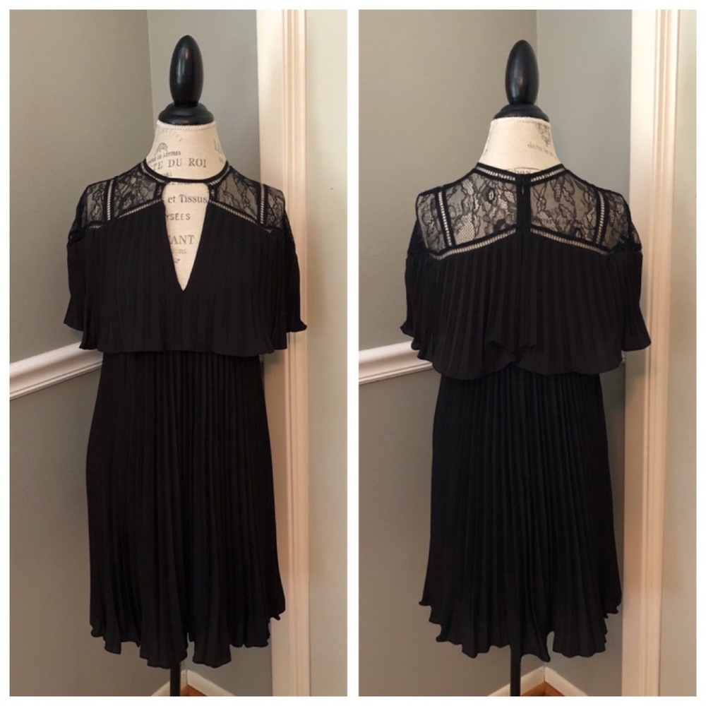 NEW GIANNI BINI SZ 4 BLACK LACE PLEATED SWING DRESS